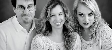 Portrait eines Mannes und zweier Frauen